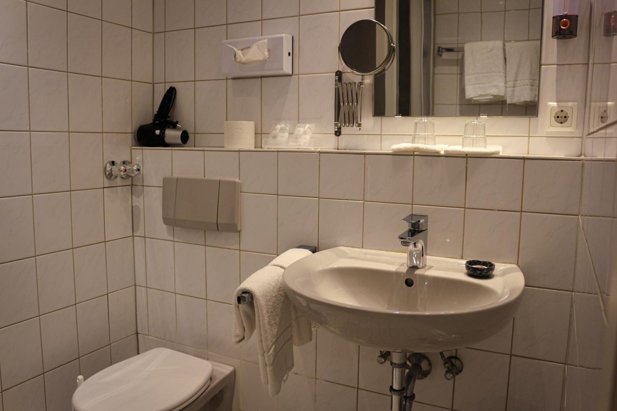 אונקל Rheinhotel Schulz מראה חיצוני תמונה